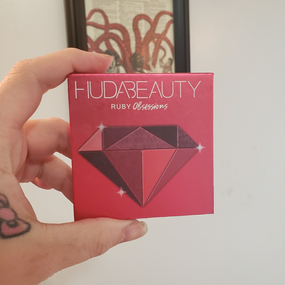 Huda Beauty Ruby Obsessions Palette